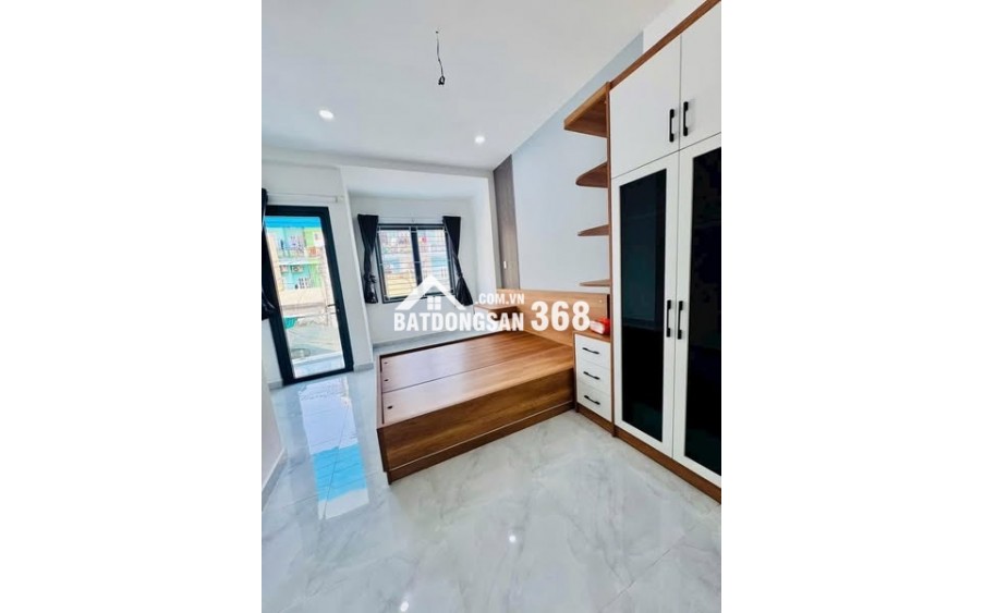 Gần chợ Vườn Lài ngã tư ga hẻm ô tô nhà ngon vào ở ngay nhìn là thích